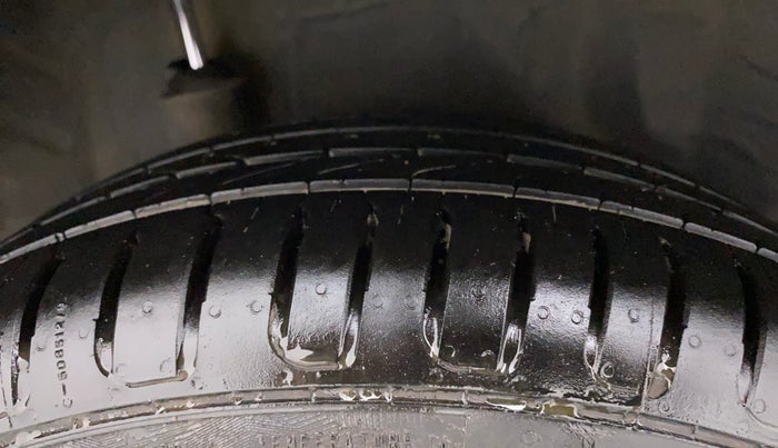 2015 Honda Amaze 1.2L I-VTEC S, Petrol, Manual, 46,989 km, Right Rear Tyre Tread