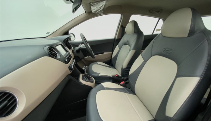 2017 Hyundai Grand i10 SPORTZ (O) 1.2 AT VTVT, Petrol, Automatic, 28,261 km, Right Side Front Door Cabin