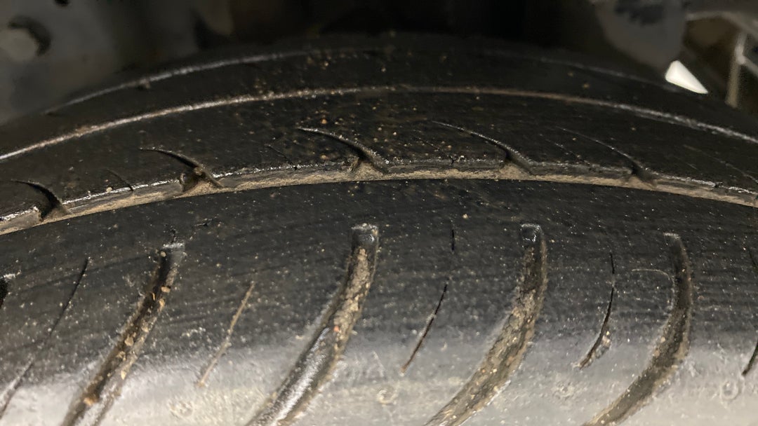 Left Rear Tyre Tread