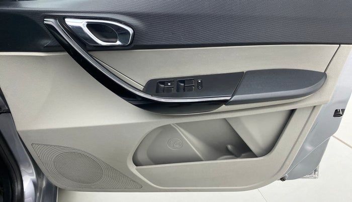 2018 Tata Tiago XZ 1.2 REVOTRON, Petrol, Manual, 19,274 km, Driver Side Door Panels Controls