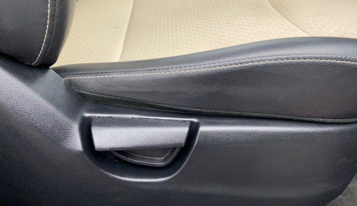 2019 Hyundai NEW SANTRO 1.1 MAGNA MT, Petrol, Manual, 11,103 km, Driver Side Adjustment Panel