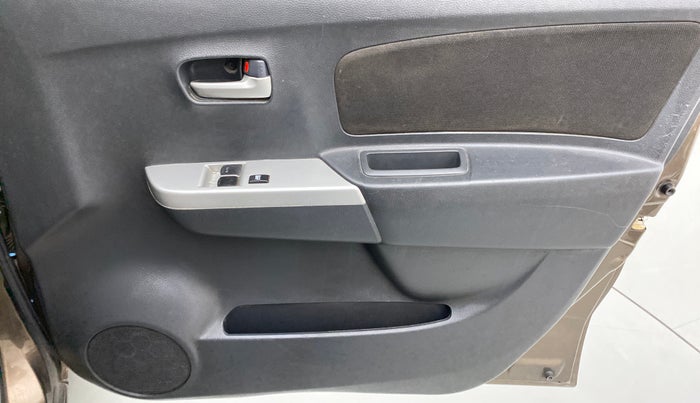 2010 Maruti Wagon R 1.0 LXI, Petrol, Manual, 27,970 km, Driver Side Door Panels Control