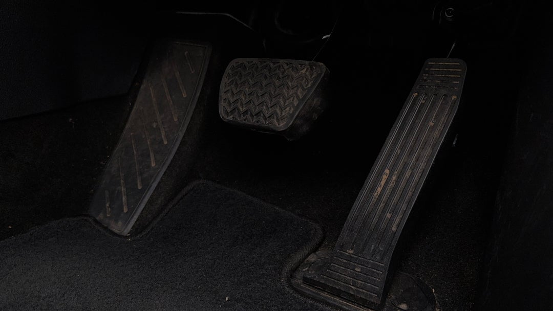 2022 Toyota RAV4 Gx (awd) Hybrid, Automatic, 16139 km, Pedals and Footmat