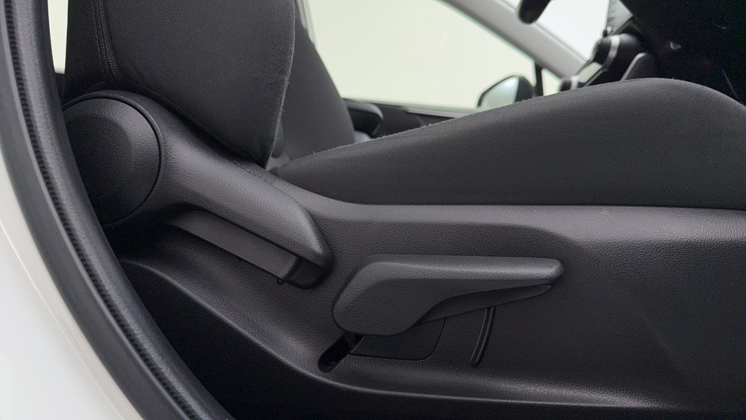 2022 Toyota RAV4 Gx (awd) Hybrid, Automatic, 16139 km, Drivers Side Adjustment Panel