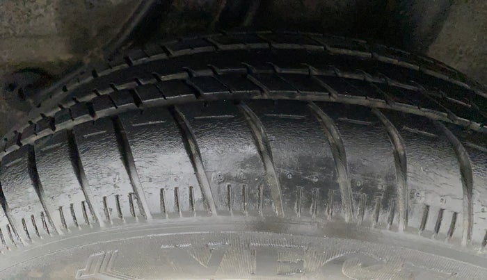 2014 Honda Brio VX MT, Petrol, Manual, 20,514 km, Left Rear Tyre Tread