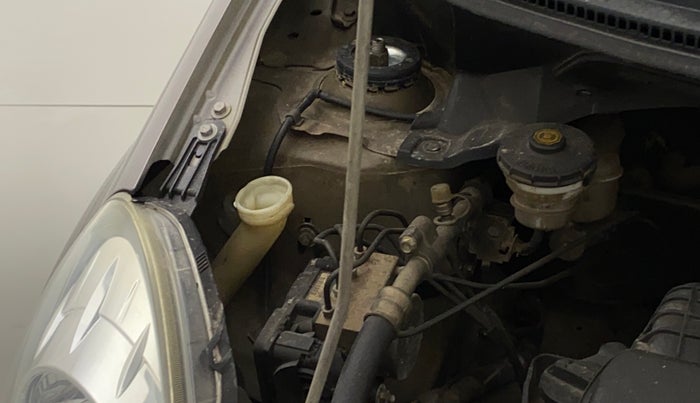 2014 Honda Brio VX MT, Petrol, Manual, 20,514 km, Front windshield - Wiper bottle cap missing