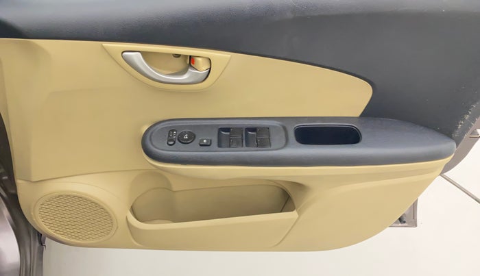 2014 Honda Brio VX MT, Petrol, Manual, 20,514 km, Driver Side Door Panels Control