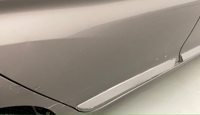 2015 Honda City 1.5L I-VTEC V MT, Petrol, Manual, 57,667 km, Right rear door - Minor scratches
