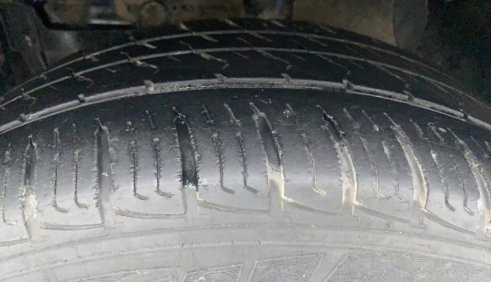 2017 Maruti Vitara Brezza VDI, Diesel, Manual, 42,241 km, Left Front Tyre Tread