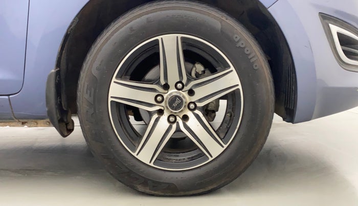 2012 Hyundai i20 MAGNA (O) 1.2, Petrol, Manual, 94,576 km, Right Front Wheel