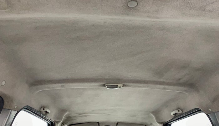 2011 Maruti Eeco 5 STR, Petrol, Manual, 80,949 km, Ceiling - Roof lining is slightly discolored