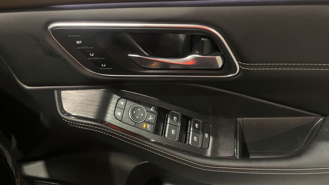 2023 Nissan X-trail Ti-l (4WD), Automatic, 36318 km, Drivers Side Door Panel Controls