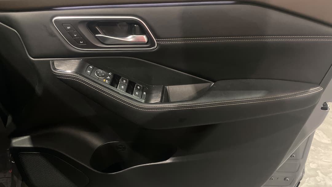 2023 Nissan X-trail Ti-l (4WD), Automatic, 36318 km, Speaker View