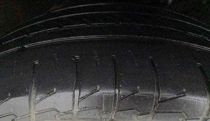 2018 Maruti S Cross ALPHA SHVS, Diesel, Manual, 50,354 km, Left Front Tyre Tread