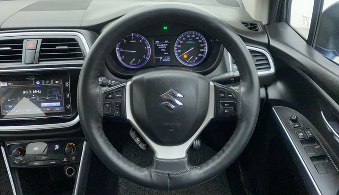 2018 Maruti S Cross ALPHA SHVS, Diesel, Manual, 50,354 km, Steering Wheel Close Up