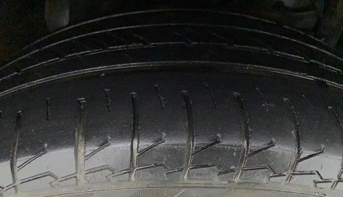 2018 Maruti S Cross ALPHA SHVS, Diesel, Manual, 50,354 km, Right Front Tyre Tread