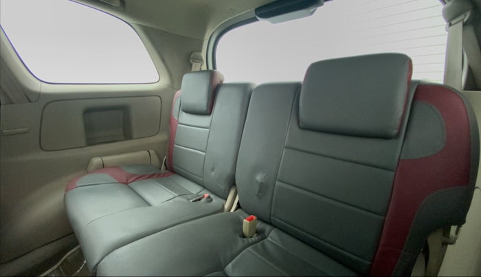 2012 Toyota Innova 2.5 GX 8 STR BS IV, Diesel, Manual, 1,06,630 km, Third Seat Row