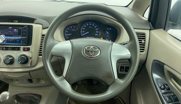 2012 Toyota Innova 2.5 GX 8 STR BS IV, Diesel, Manual, 1,06,630 km, Steering Wheel Close-up