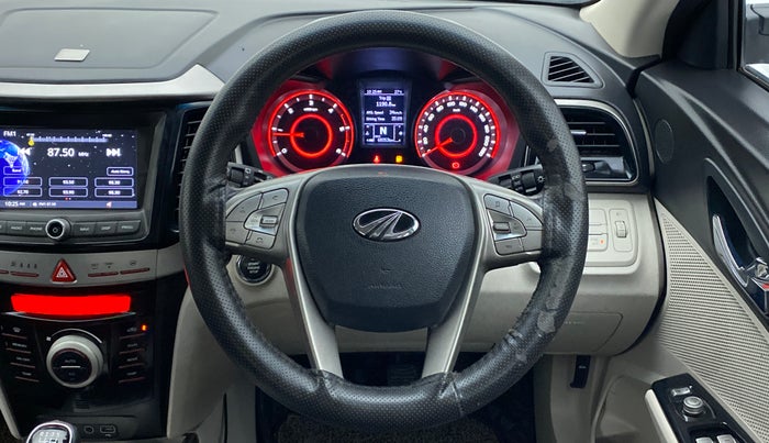 2021 Mahindra XUV300 W8(O), Diesel, Manual, 68,093 km, Steering Wheel Close Up