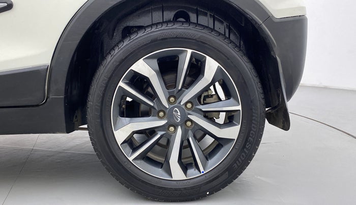 2021 Mahindra XUV300 W8(O), Diesel, Manual, 68,093 km, Left Rear Wheel
