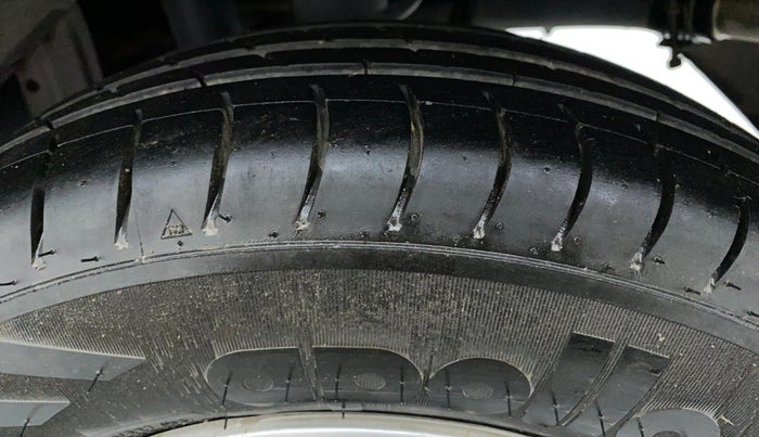 2018 Maruti Alto 800 LXI, Petrol, Manual, 77,769 km, Left Rear Tyre Tread