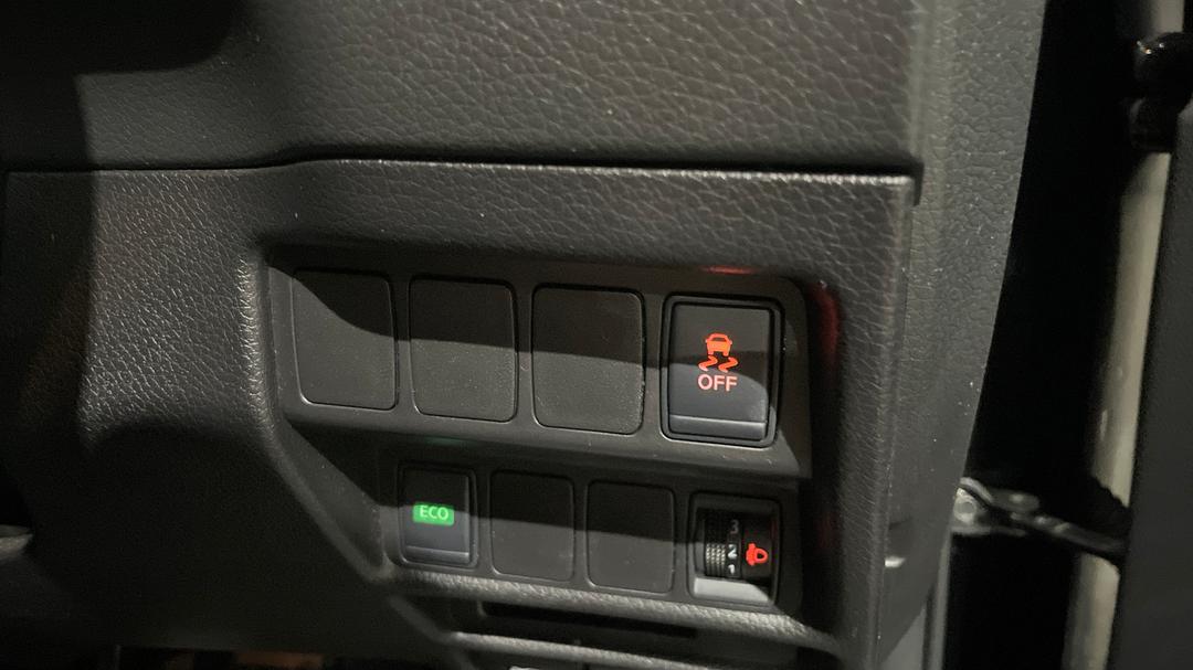 2017 Nissan X-trail St (4x4), Automatic, 132364 km, Utility Switches/Buttons