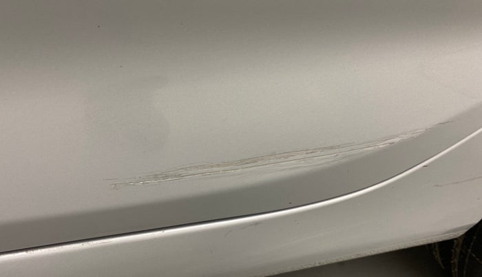 2017 Hyundai Verna FLUIDIC 4S 1.4 VTVT, Petrol, Manual, 42,258 km, Rear left door - Minor scratches