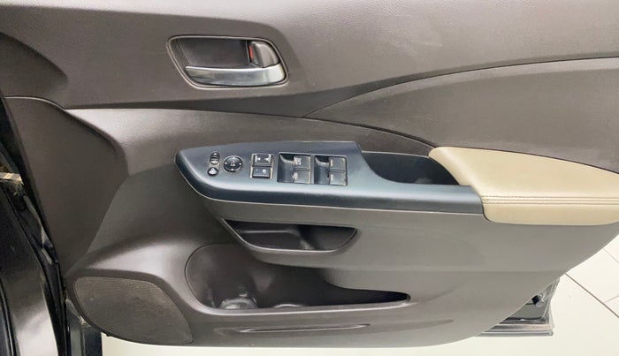 2015 Honda CRV 2.0L I-VTEC 2WD AT, Petrol, Automatic, 1,07,434 km, Driver Side Door Panels Control