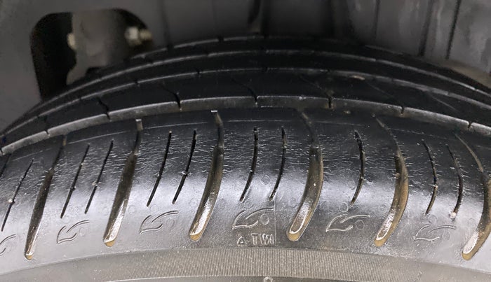 2019 Mahindra XUV300 1.2 W8 OPT, Petrol, Manual, 13,538 km, Left Rear Tyre Tread