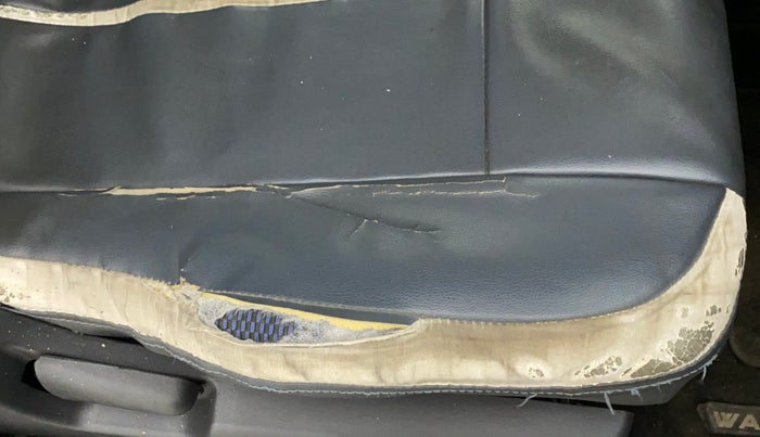 2010 Maruti Wagon R 1.0 VXI, Petrol, Manual, 76,605 km, Driver seat - Cover slightly torn