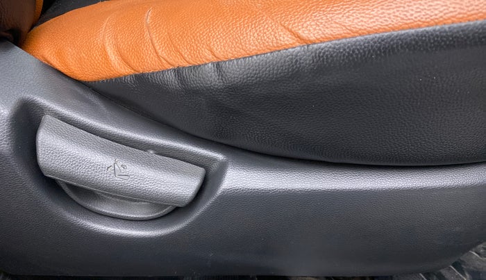2018 Hyundai Grand i10 SPORTZ 1.2 KAPPA VTVT, Petrol, Manual, 30,541 km, Driver Side Adjustment Panel