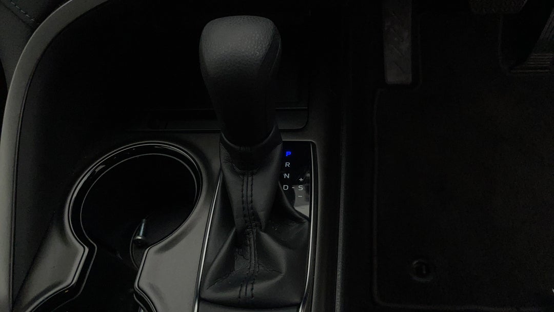 2023 Toyota Camry Ascent, Automatic, 51382 km, Gear Lever 