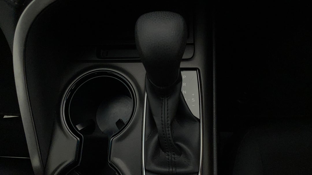 2023 Toyota Camry Ascent, Automatic, 54631 km, Gear Lever 