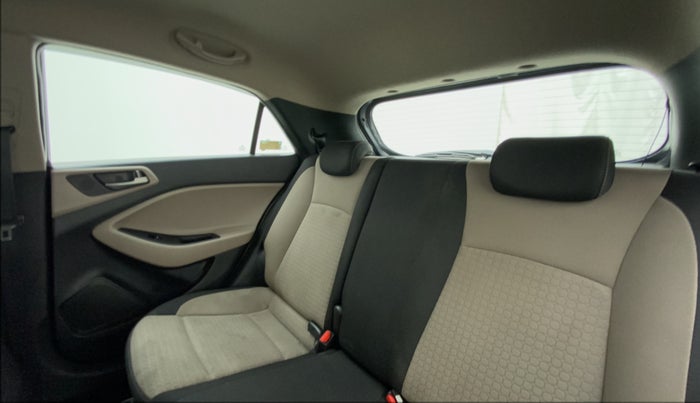 2017 Hyundai Elite i20 1.4 CRDI ASTA (O), Diesel, Manual, 78,825 km, Right Side Rear Door Cabin