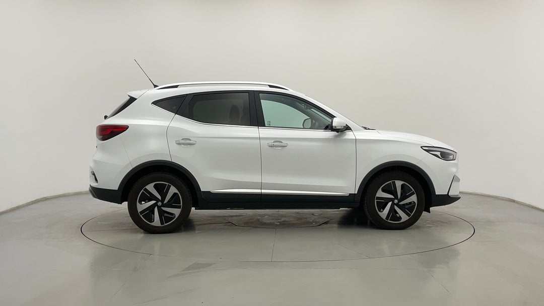 2023 MG ZS EV Essence, Automatic, 4277 km, Right Side View