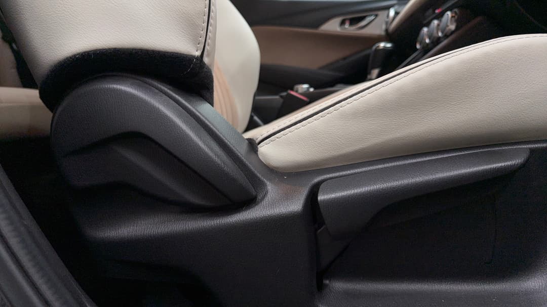 2023 Mazda CX-3 G20 Evolve, Automatic, 23259 km, Drivers Side Adjustment Panel