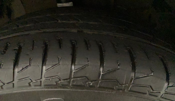 2018 Maruti S Cross ZETA 1.3, Diesel, Manual, 79,760 km, Right Front Tyre Tread