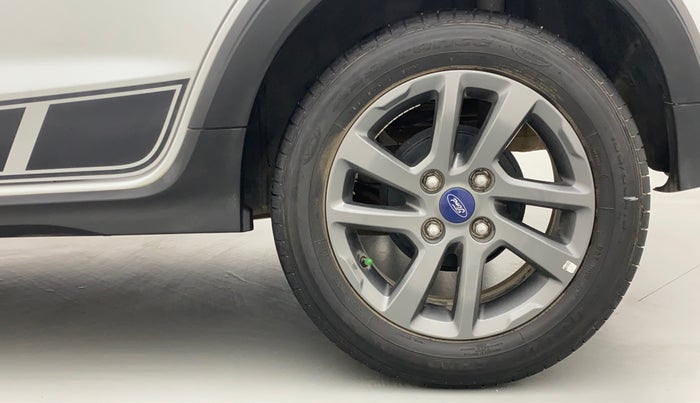 2018 Ford FREESTYLE TITANIUM 1.2 TI-VCT MT, Petrol, Manual, 27,309 km, Left Rear Wheel