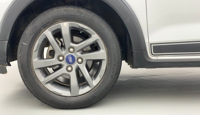 2018 Ford FREESTYLE TITANIUM 1.2 TI-VCT MT, Petrol, Manual, 27,309 km, Left Front Wheel