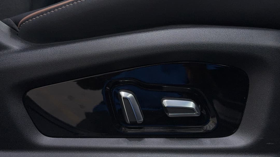 2025 Chery C5 Urban, Automatic, 17709 km, Drivers Side Adjustment Panel