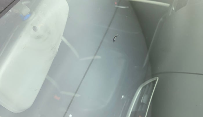 2015 Maruti Swift VXI, Petrol, Manual, 91,281 km, Front windshield - Minor spot on windshield