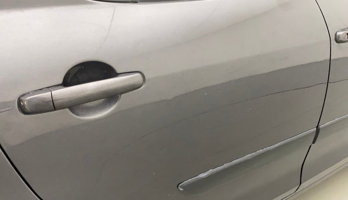 2015 Maruti Swift VXI, Petrol, Manual, 91,281 km, Right rear door - Minor scratches
