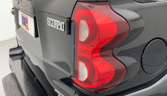 2020 Mahindra Scorpio S5, Diesel, Manual, 36,320 km, Right tail light - Minor scratches