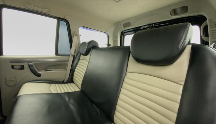 2020 Mahindra Scorpio S5, Diesel, Manual, 36,320 km, Right Side Rear Door Cabin