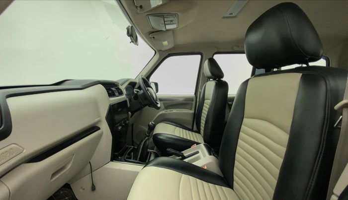 2020 Mahindra Scorpio S5, Diesel, Manual, 36,320 km, Right Side Front Door Cabin