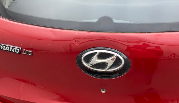 2017 Hyundai Grand i10 ERA 1.2 KAPPA VTVT, Petrol, Manual, 28,399 km, Dicky (Boot door) - Slightly dented