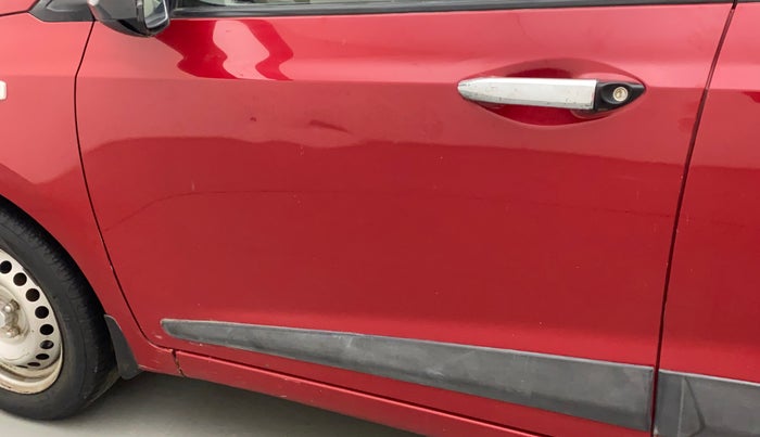 2017 Hyundai Grand i10 ERA 1.2 KAPPA VTVT, Petrol, Manual, 28,399 km, Front passenger door - Minor scratches