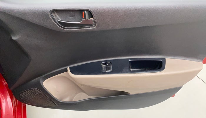 2017 Hyundai Grand i10 ERA 1.2 KAPPA VTVT, Petrol, Manual, 28,399 km, Driver Side Door Panels Control