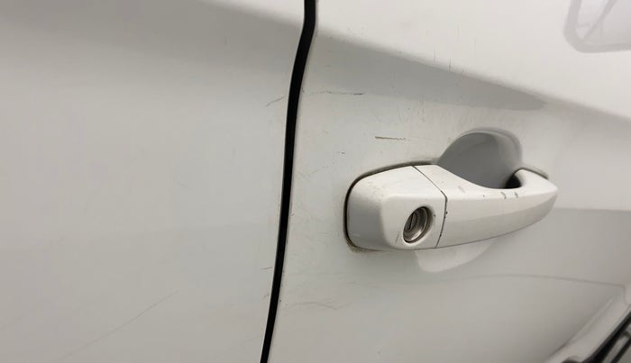 2016 Hyundai Creta SX PLUS 1.6 PETROL, Petrol, Manual, 81,853 km, Driver-side door - Minor scratches