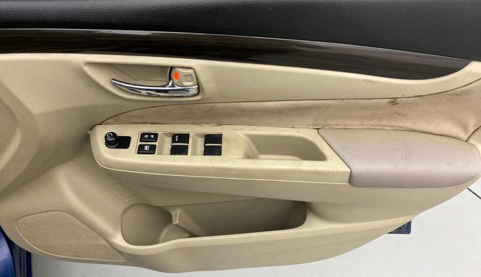 2017 Maruti Ciaz SIGMA DIESEL 1.3, Diesel, Manual, 97,515 km, Driver Side Door Panels Control